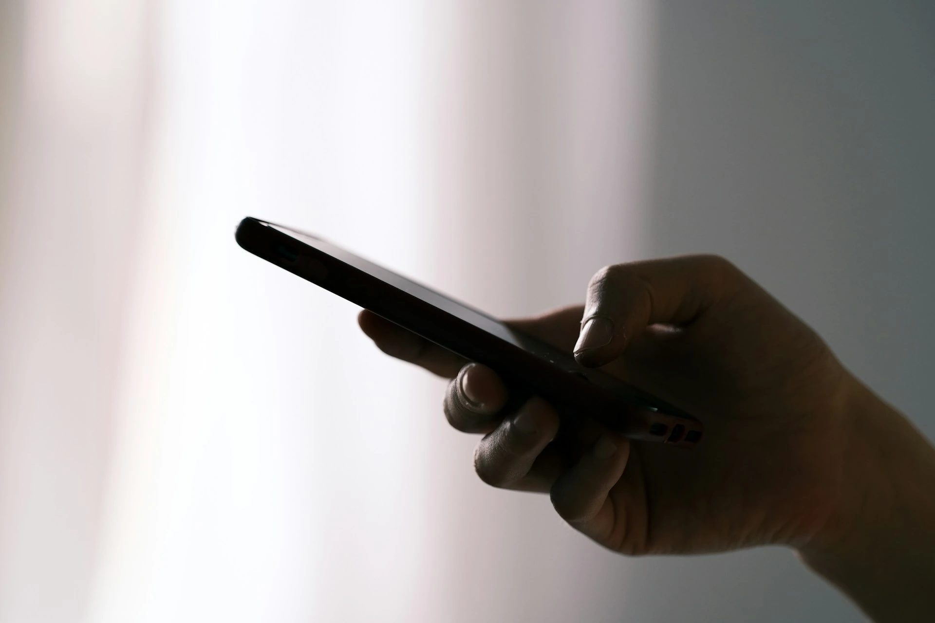 La UE lanza la primera aplicación porno, generando debate y preocupaciones por parte de Apple
