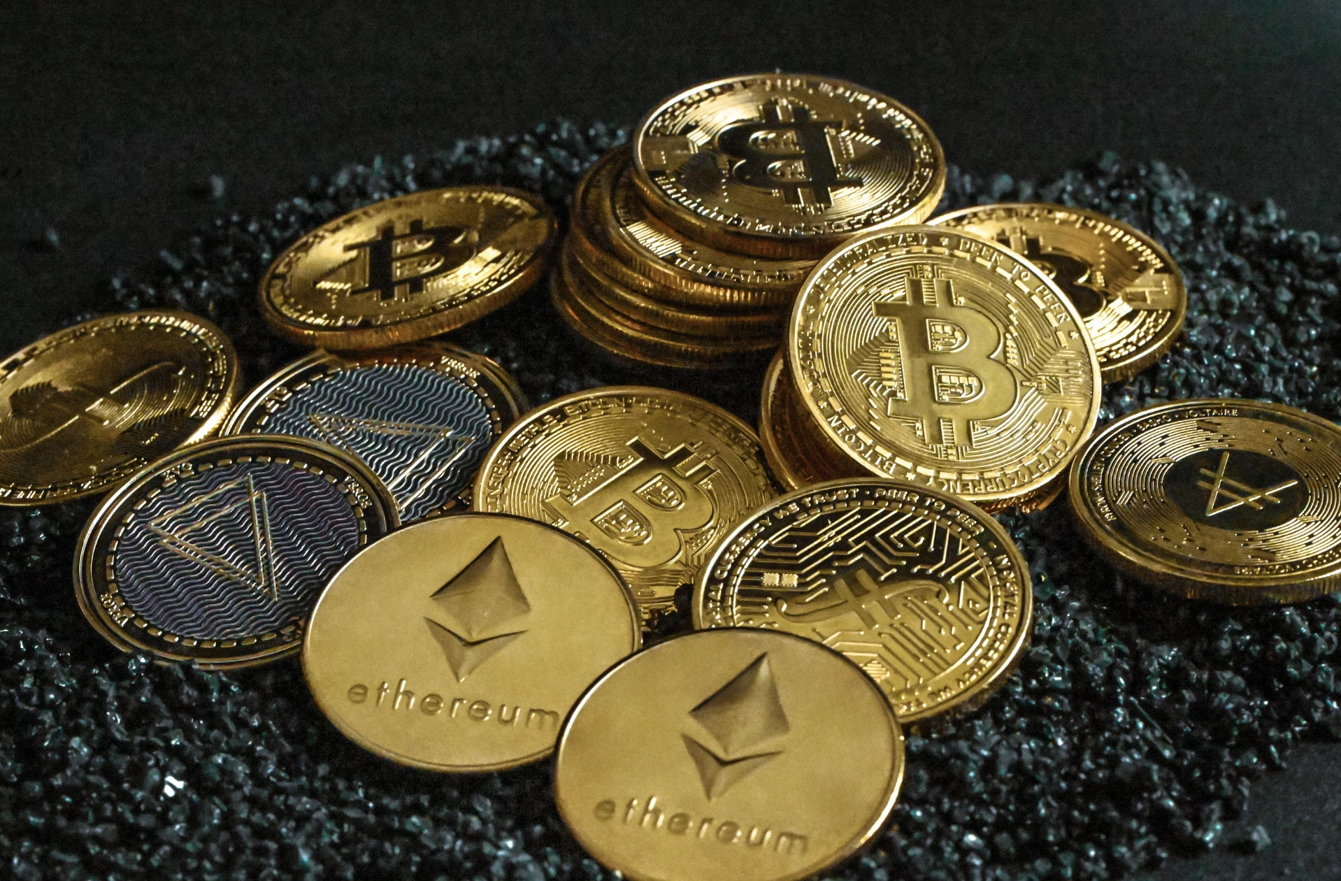 Más de 1,000 Usuarios Descargaron un Paquete PyPI que Robó Claves Privadas de Criptoactivos