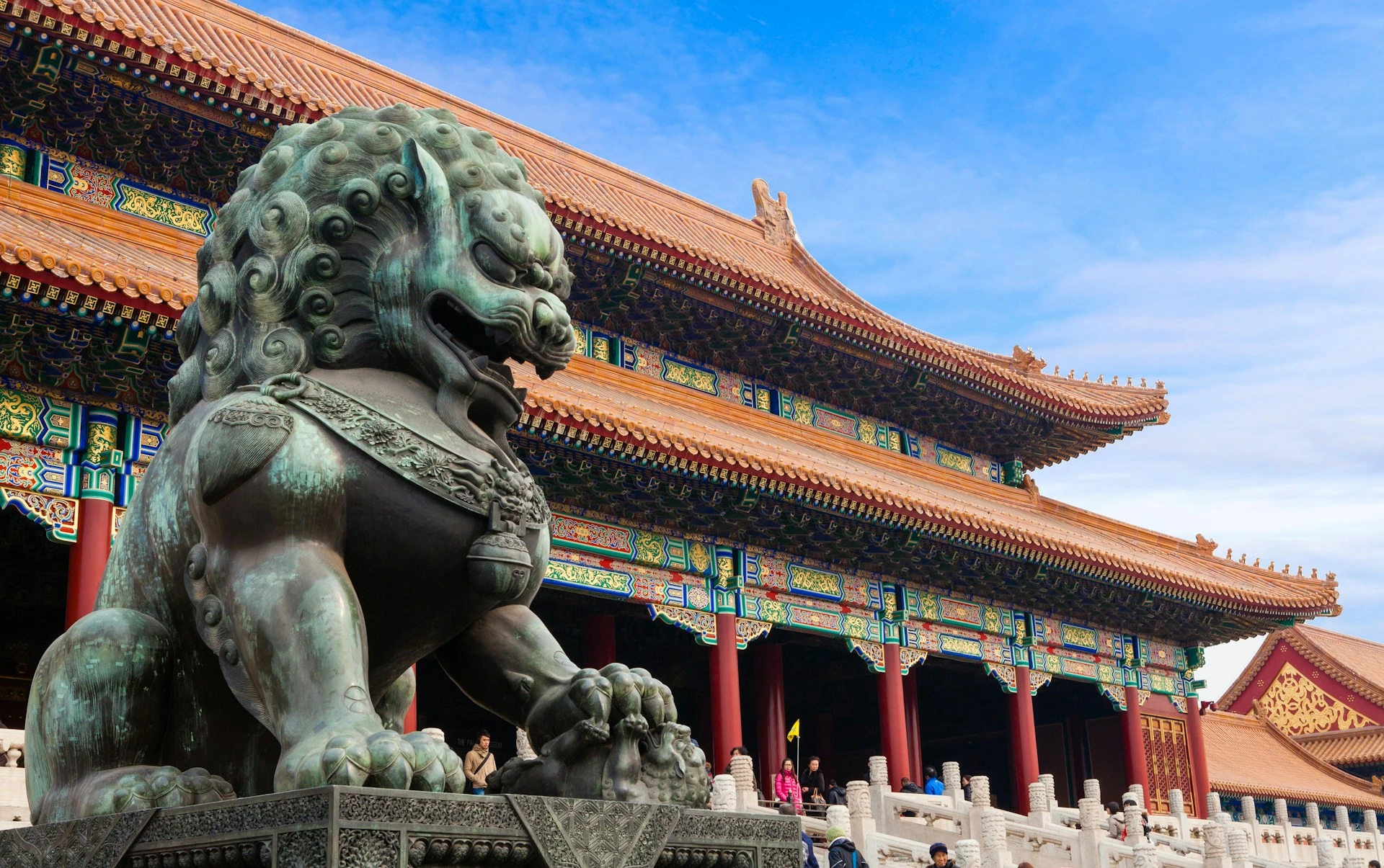 La startup china de IA, Zhipu AI, atrae una inversión de 137 millones de dólares de fondos estatales.