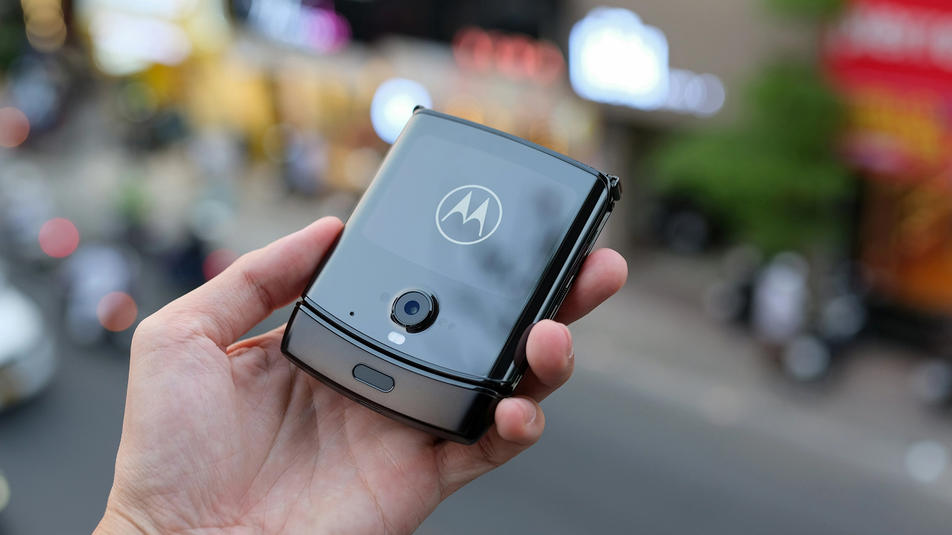 Perplejidad y Motorola Anuncian Nueva Alianza para Traer IA a los Teléfonos Inteligentes