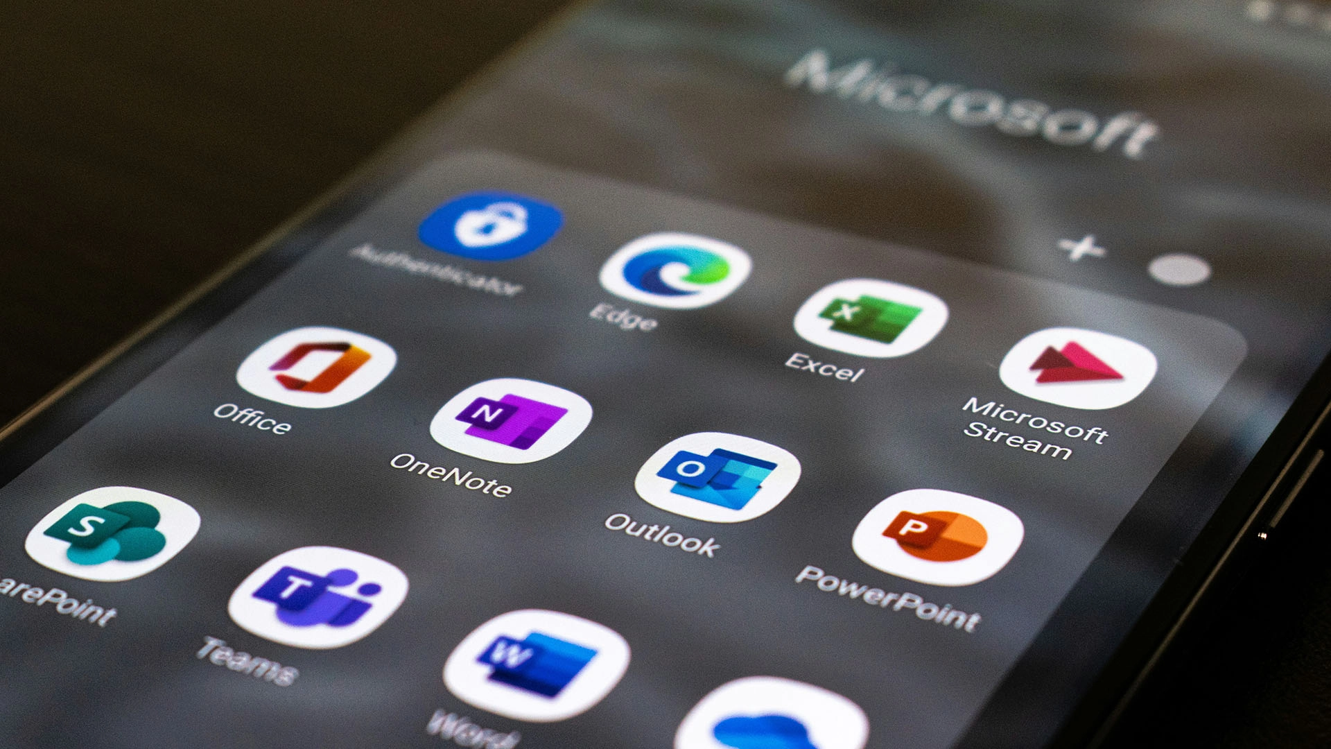 Microsoft Incorpora Asistente de IA en Windows 11