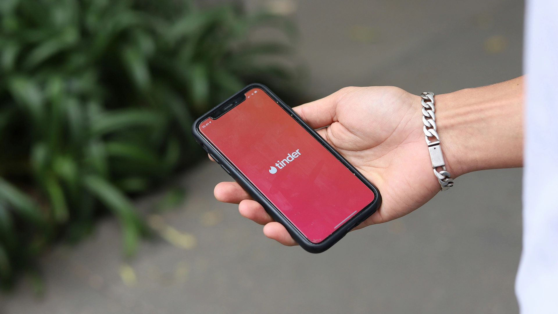 Tinder Prueba la Función de Preferencia de Altura para Usuarios de Pago