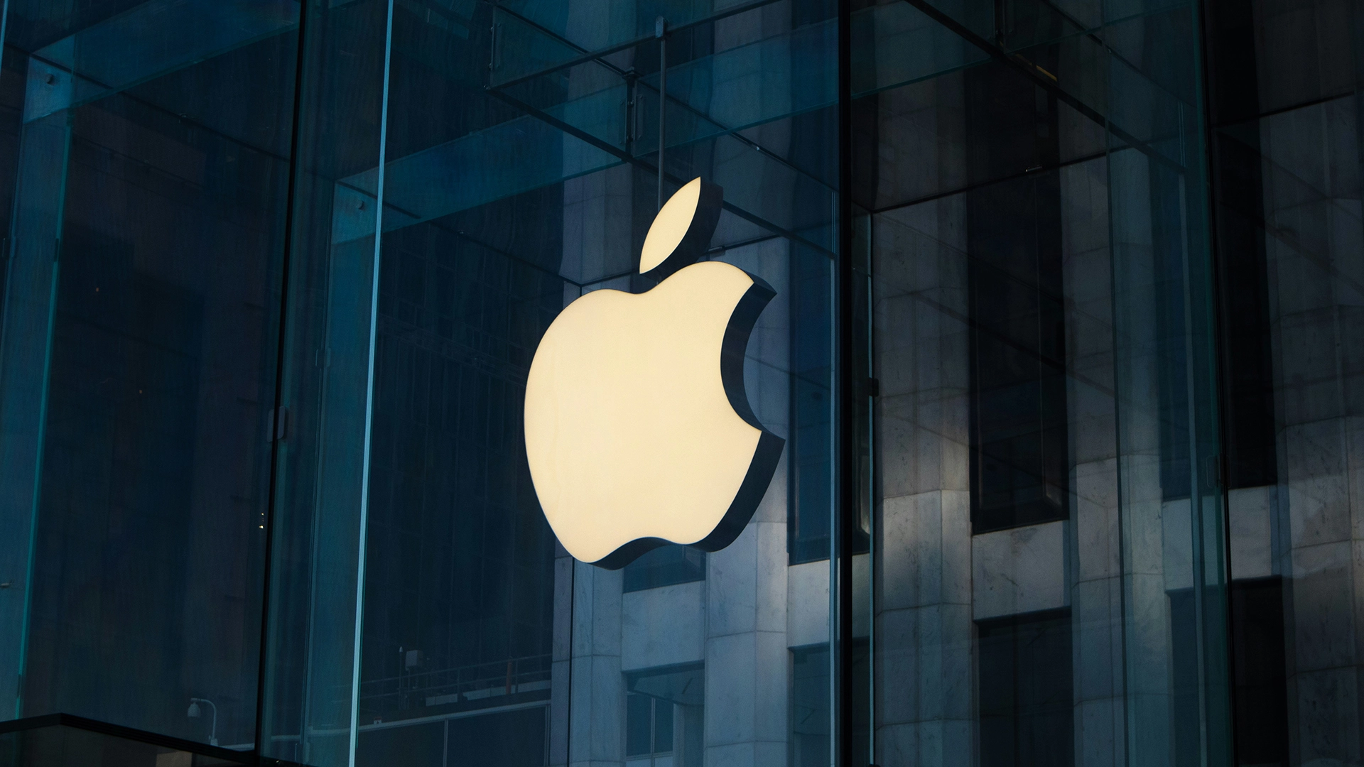Inversores Demandan a Apple por Supuestamente Engañar Sobre el Progreso en IA