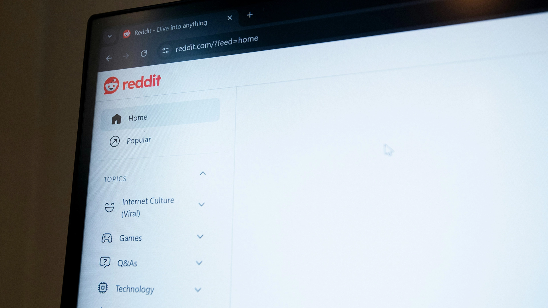 Reddit se convierte en la segunda fuente más citada por Google AI, pero lucha por retener a los usuarios