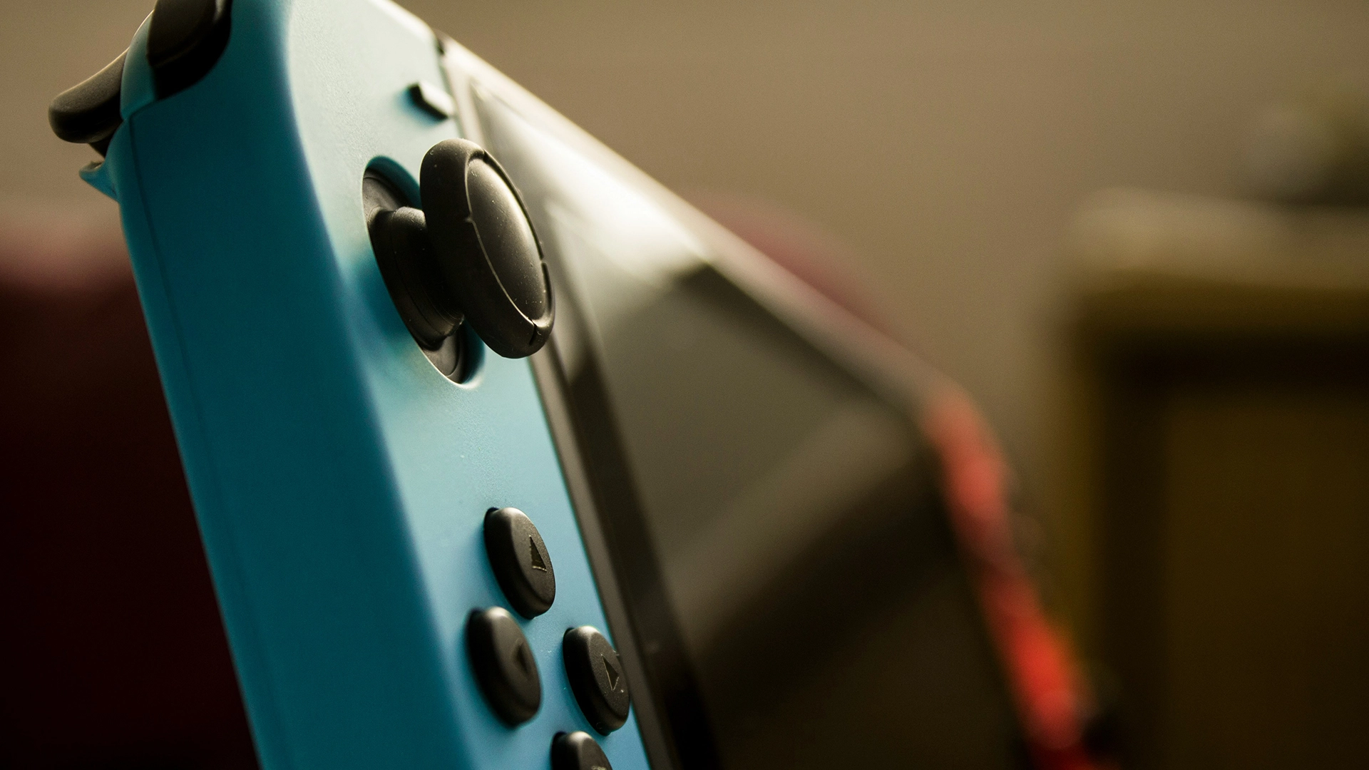 Los fanáticos esperan en fila durante días para conseguir la nueva Nintendo Switch 2, pero algunas consolas estaban dañadas