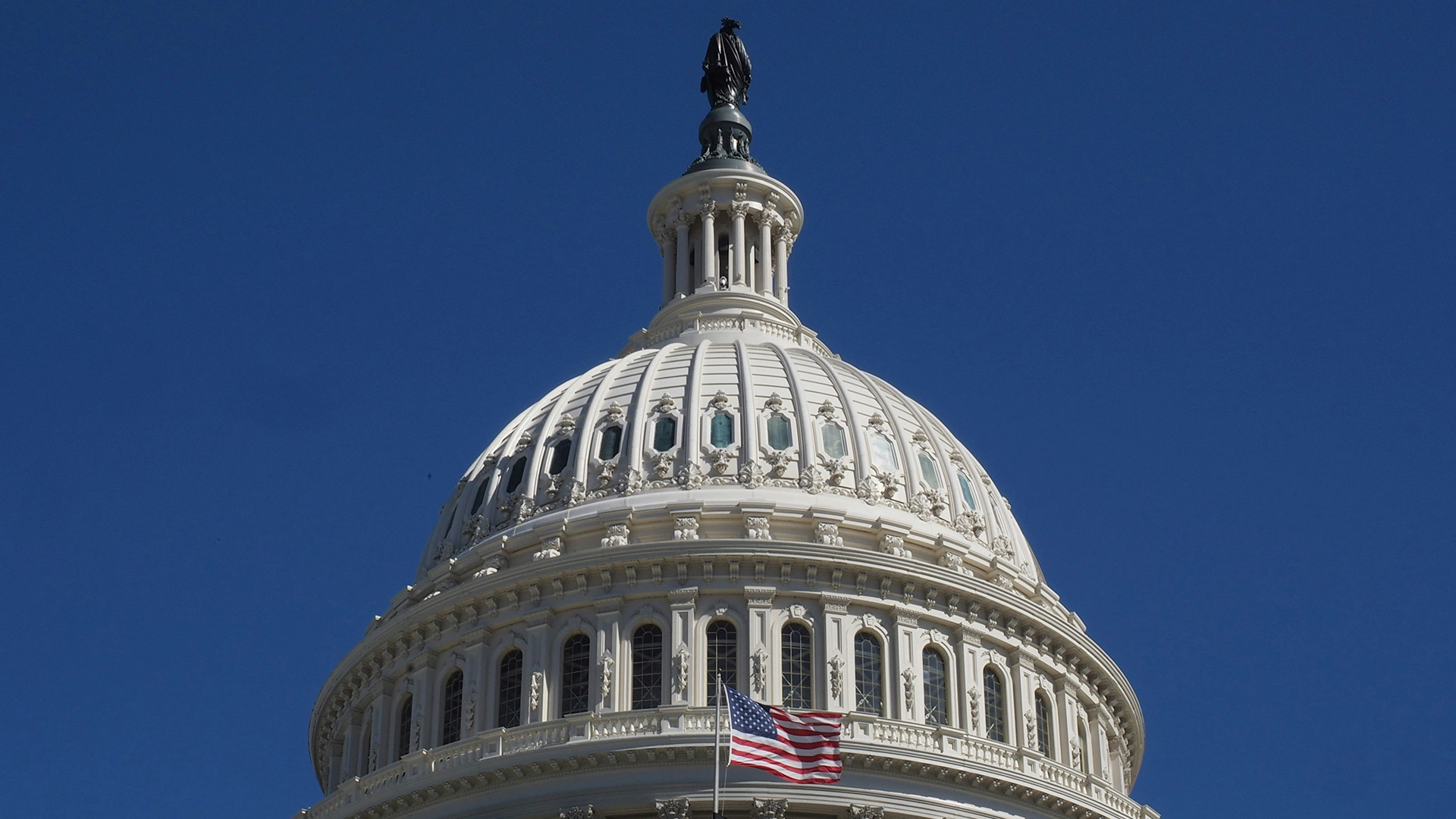 La IA para Reducir las Normas Federales de EE.UU. bajo el Plan de Desregulación de Trump