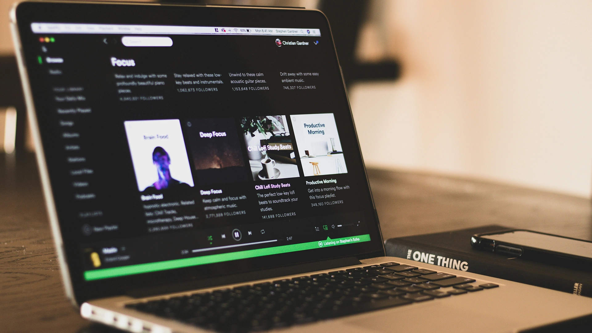 Spotify Publica Canciones Generadas por IA Bajo los Nombres de Artistas Fallecidos sin Permiso