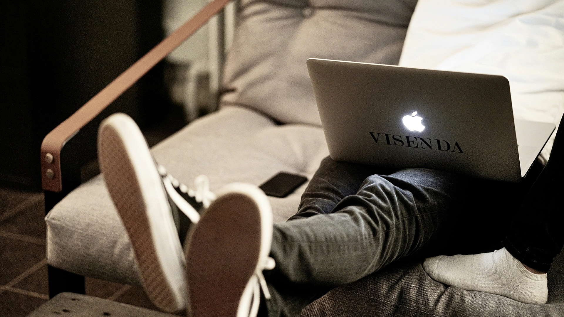 Las Leyes de Verificación de Edad Empujan a los Usuarios hacia Sitios Online No Regulados