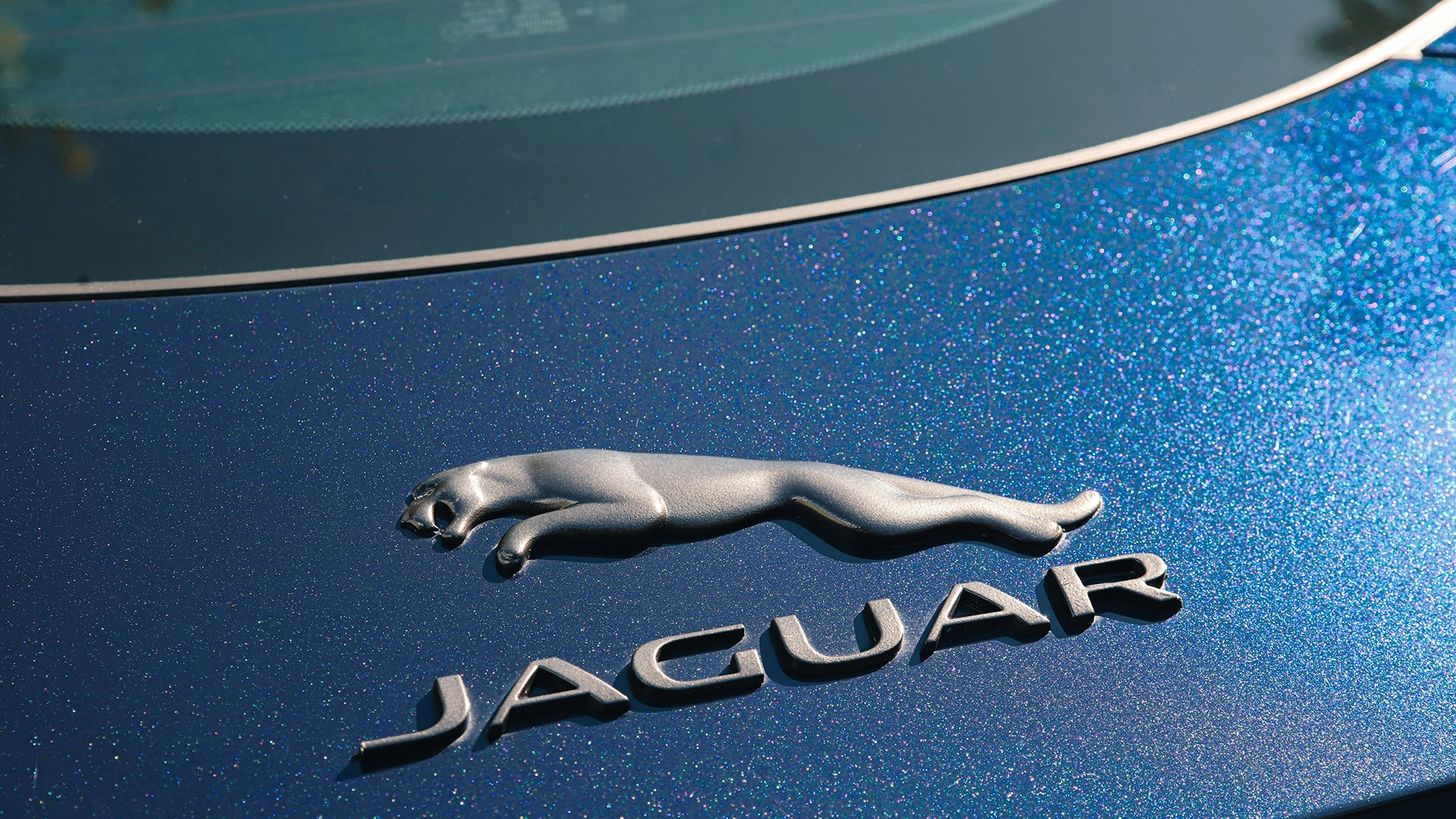 Ciberataque Paraliza a Jaguar Land Rover, Amenaza Miles de Empleos