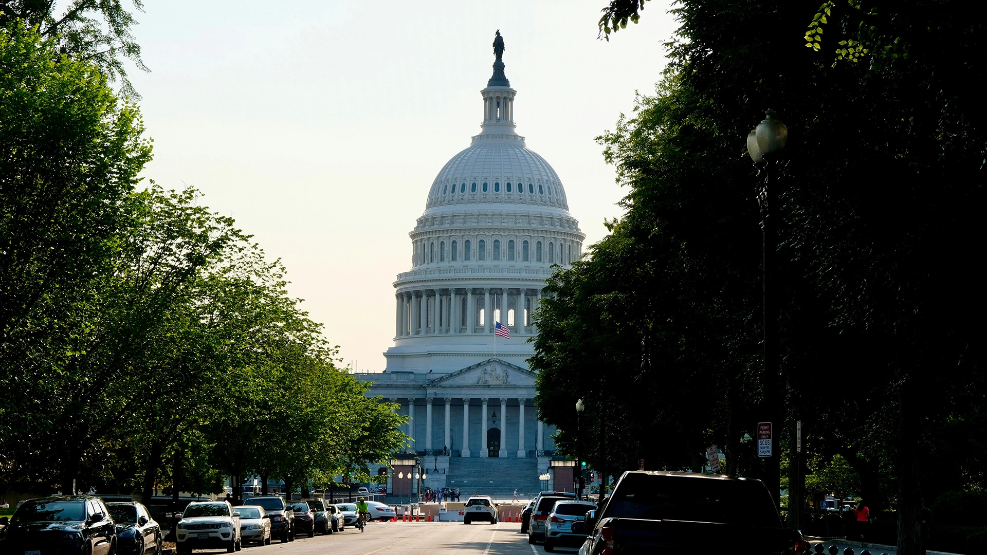 Los Senadores Demócratas Dicen que el Caos DOGE Pone en Riesgo los Datos de los Americanos