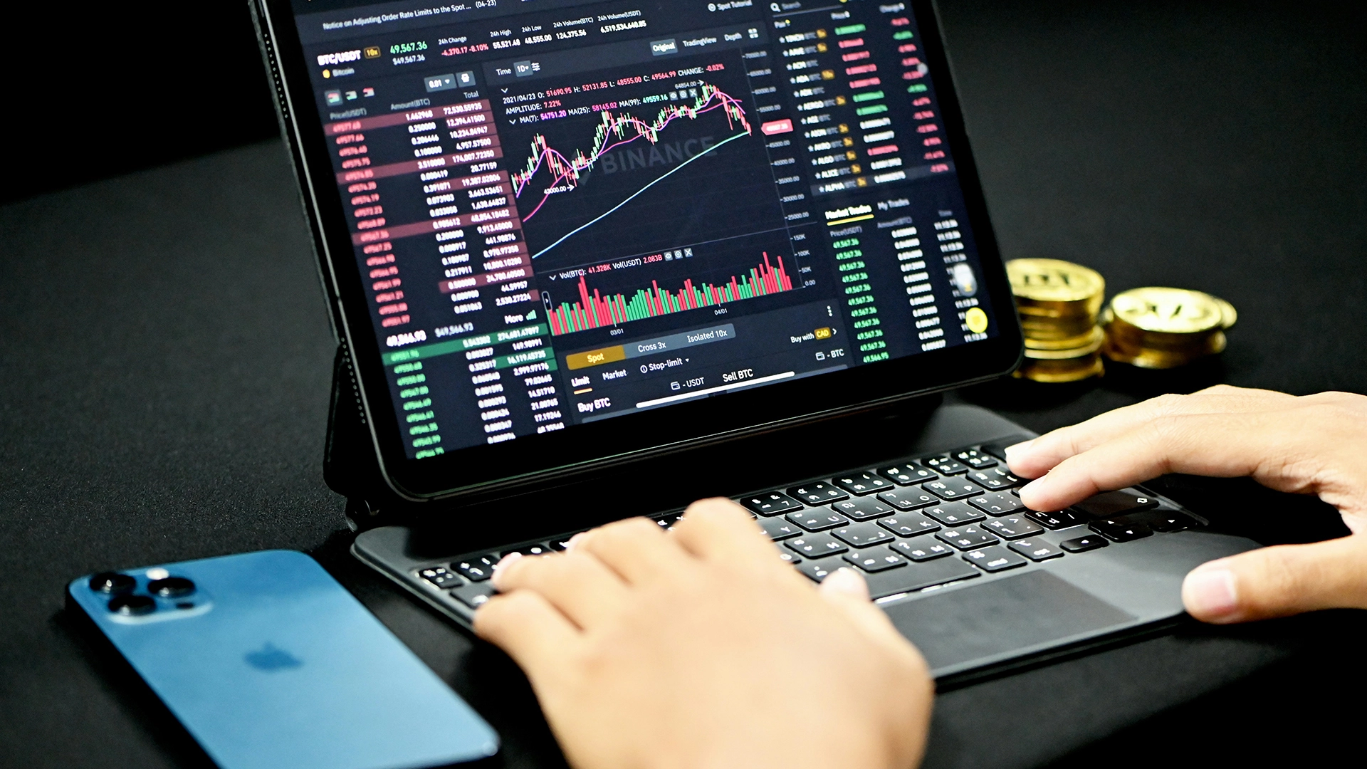 Usuarios de Criptomonedas en Riesgo Tras el Aprovechamiento de Hackers de las Bibliotecas NPM de JavaScript
