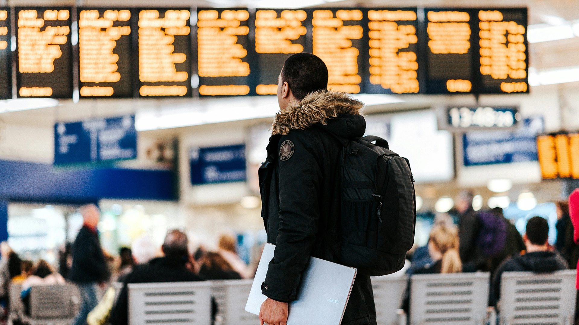 Los Agentes de IA Amenazan los Modelos de Negocio de Booking, Expedia y Airbnb